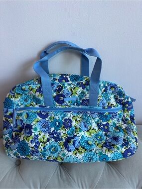 VERA BRADLEY TRAVELER BAG, BLUEBERRY BLOOMS
